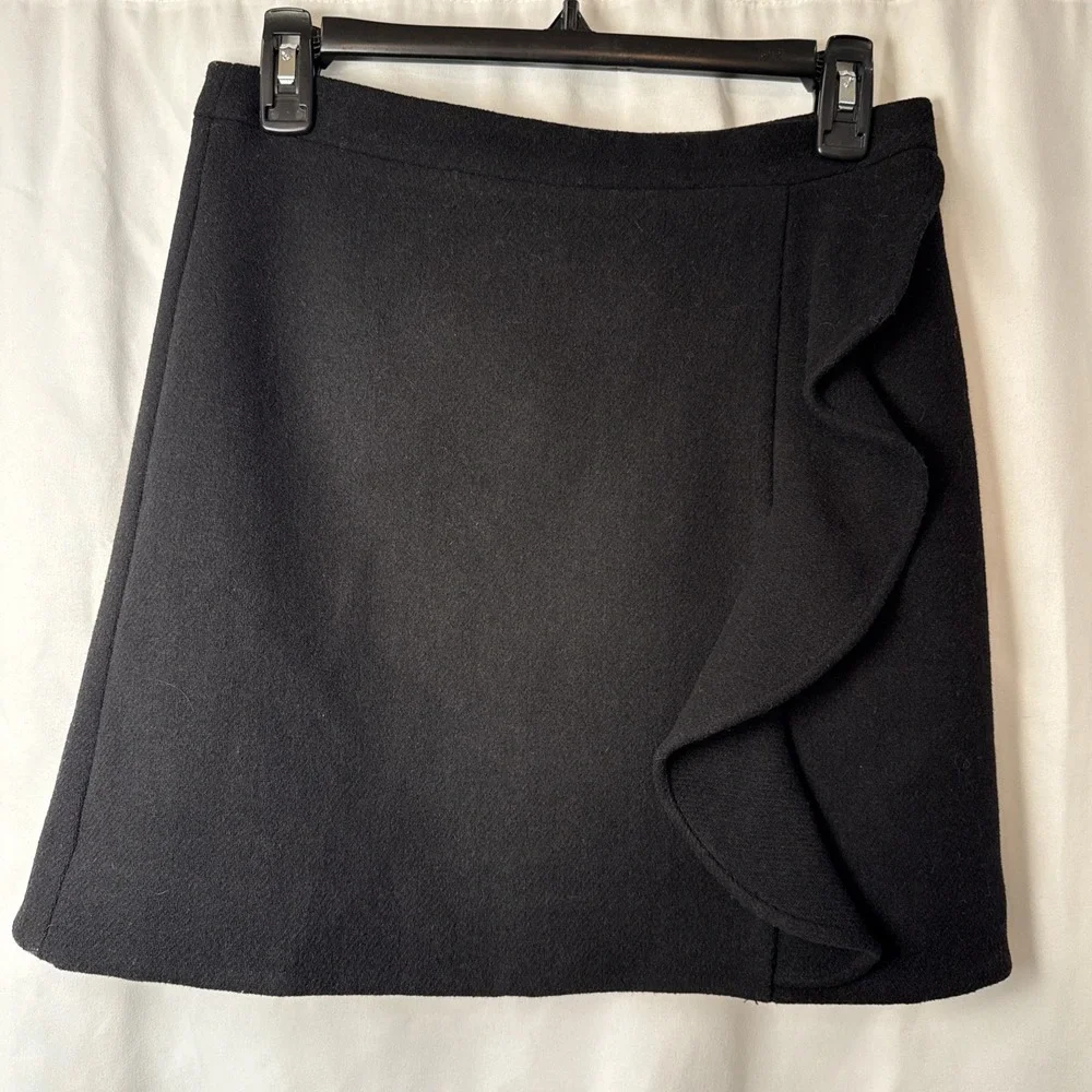 J Crew Mercantile Black Wool Ruffle Mini Skirt Size 2 Preppy Layers Edgy Luxe